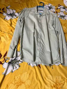 Men's Light Green Button-Up Shirt