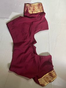 Elegant Maroon Saree with Gold Border &amp; Blouse