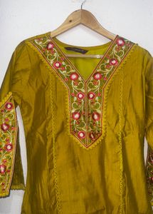 Beautiful Embroidered Kurta