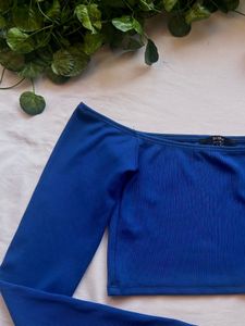 Off-Shoulder Long Sleeve Crop Top