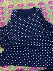 Very Soft Top Can Fit XL And XXL Both As It’s Stretchable