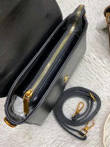 _Yuves Saint Laurence YSL_ Leather Look Premium Qu
