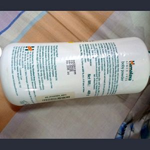 "👶 Himalaya Baby Powder (400g) - 🌿 Infused with Herbs &amp; Zinc Oxide, 🌼 All Skin Types, 🕒 24-Month Shelf Life, 🇮🇳 India Origin"
