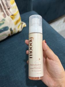Moody DermaSoothing Essence Face Mist