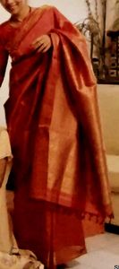 Dark pink pure Kanjivaram saree with hairpins set as freebie