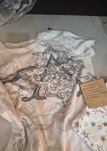 Graphic Print White T-Shirt 🎧🎱