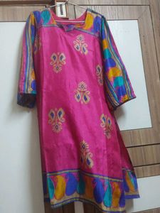 Vibrant Pink Kurta with Paisley Print