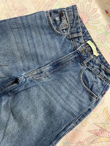 Max Trendy Ripped Wide-Leg Jeans