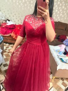 Elegant Red Embellished Gown❤️🎀🦋