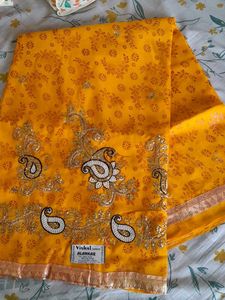 😉Elegant Yellow Embroidered Saree