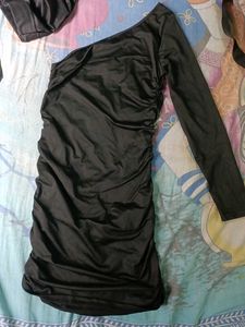 Chic One-Shoulder Ruched Black Dress