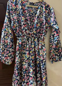 Chic Floral V-Neck Mini Dress
