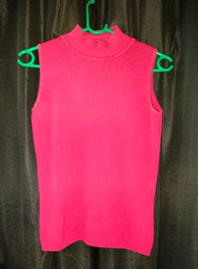Chic maroon Sleeveless Mock Neck Top