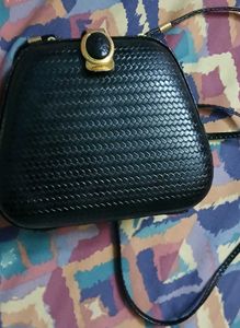 Vintage Black Slingbag