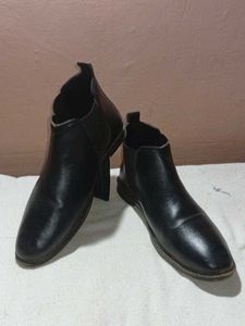 classic Men's Black Chelsea Boots