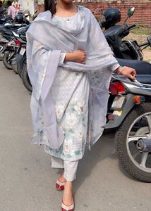 Elegant Grey Floral Kurta Set
