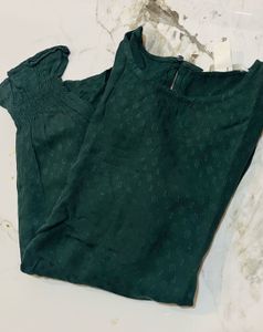 H&amp;M Chic Green Textured Long Sleeve Top