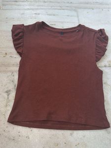 Chic Brown Ribbed Top with Ruffle Sleeves