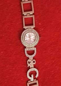 Women’s Elegant Silver Bracelet Watch ⌚✨