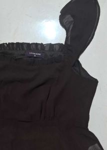 Chic Black Ruffle Sleeve Top