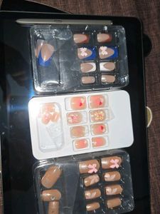Press-On Nails Set