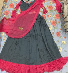 skirt top and dupatta set #lehnga#fullattire #ethnicwear#indianwear