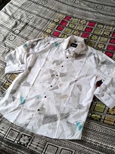 Geometric Print Button-Up Shirt
