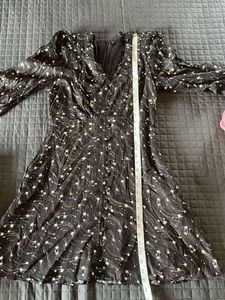 Chic Black Star Print Mini Dress
