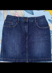 Cute Off-Shoulder T-Shirt &amp; Denim Skirt Set