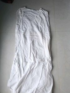 White V-Neck Sleeveless Kurta