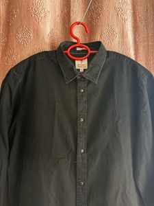 Men's Black Button-Up Shirt