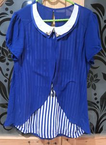 Chic Blue Striped Top