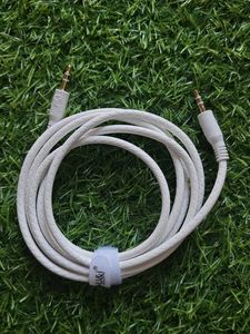 U&amp;i Wave Series 3.5mm Aux Cable white