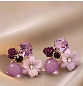 Elegant White Flower Earrings