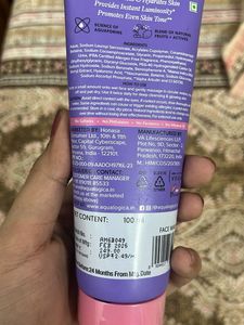 Aqualogica Illuminate Hydra Smooth Face Wash