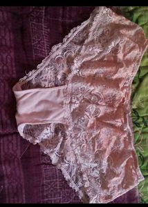 Lace Detail Suspender Belt