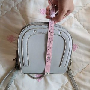 mumuso regular sling bag