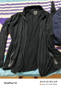 4 Hoodies And Sweatshirt