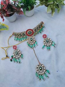 Elegant Kundan Choker Necklace Set