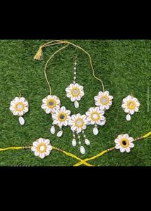 Boho Daisy &amp; Cowrie Shell Jewellery Set