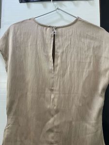 Chic Beige Textured Top