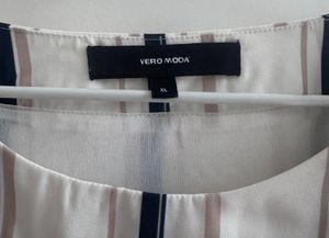 Vero Moda - Striped Blouse Chic &amp; Versatile