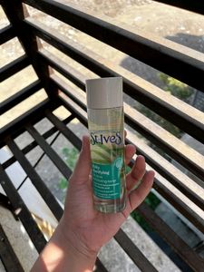 St. Ives Daily Clarifying 2% BHA Exfoliating Toner
