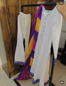 Elegant White Kurta Set with Vibrant Dupatta