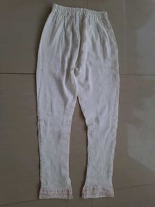 Elegant White Kurta with Floral Embroidery