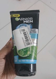 Garnier Men Clay D-Tox Face Wash - Quantity (2)