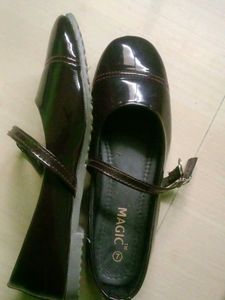 Brown classic comfortable bellies for women