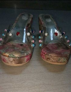 Stylish Floral Wedge Heels With Crystal Style👠