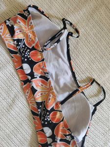 SHEIN Vibrant Floral Bikini top