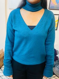 Stylish Blue Cutout Turtleneck Woollen Top